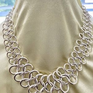💛💛💛Beautiful Silver Designed Necklace.